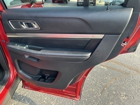 Used 2019 Ford Explorer XLT w/ Class III Trailer Tow Package image 25