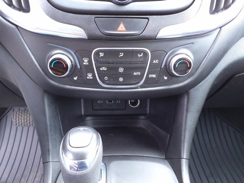 Used 2020 Chevrolet Equinox LT w/ Midnight Edition image 20