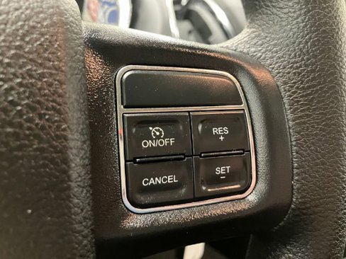 Used 2018 Dodge Grand Caravan SE image 27