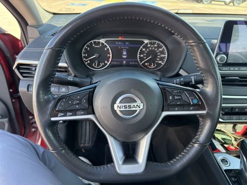 Used 2022 Nissan Altima 2.5 SV w/ SV Premium Package image 5