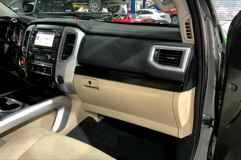 Used 2016 Nissan Titan SV image 18