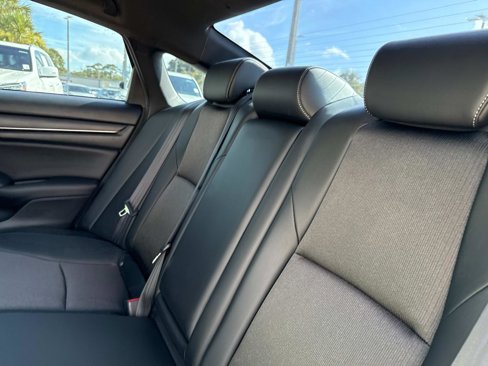 Used 2022 Honda Accord Sport image 12
