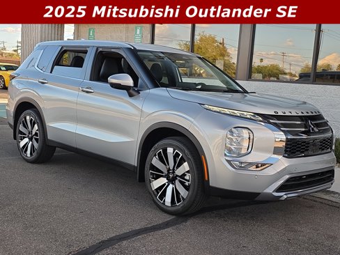 New 2025 Mitsubishi Outlander SE image 1