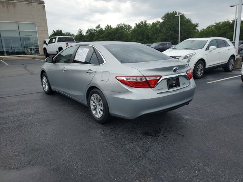 Used 2017 Toyota Camry LE image 2