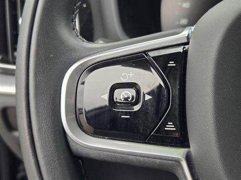 Used 2020 Volvo S60 T5 Momentum image 24