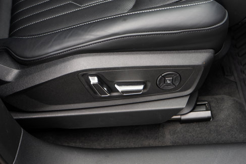 Used 2024 Audi Q8 e-tron Prestige w/ Prestige Package image 47