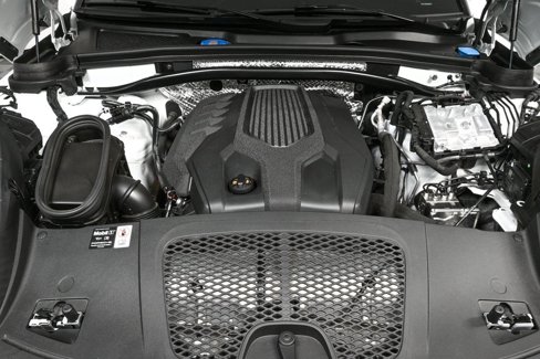Certified 2025 Porsche Macan image 36