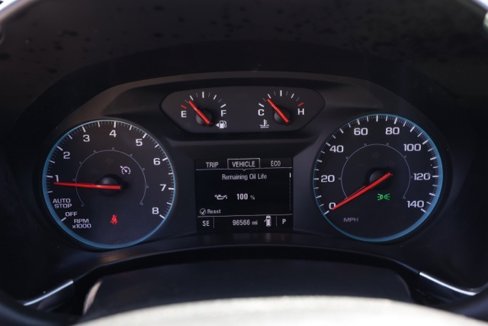 Used 2021 Chevrolet Equinox LS image 24