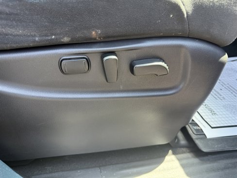Used 2017 Nissan Armada SV image 38