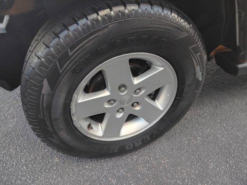 Used 2012 Jeep Wrangler Unlimited Sport image 6