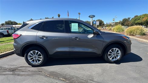 Used 2021 Ford Escape SE w/ Convenience Package image 3