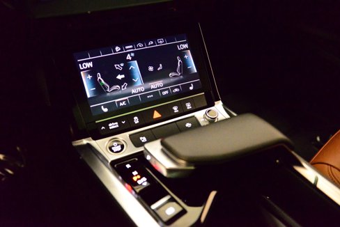 Certified 2022 Audi e-tron Premium w/ Convenience Plus Package image 27