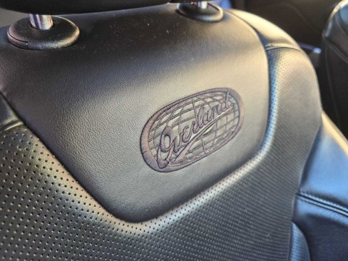 Used 2018 Jeep Cherokee Overland image 11