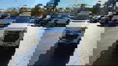 Certified 2020 Chevrolet Traverse LT w/ Driver Confidence II Package image 3