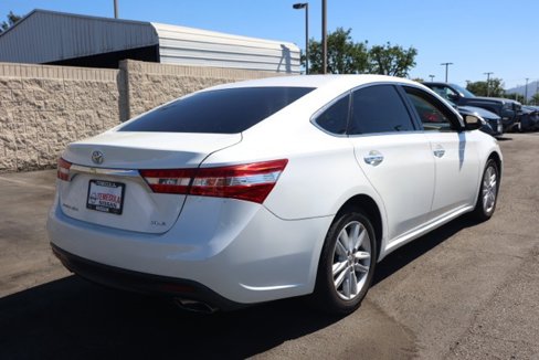Used 2013 Toyota Avalon XLE image 4