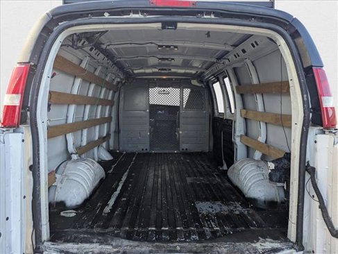 Used 2017 GMC Savana 2500 image 17