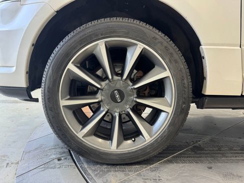 Used 2016 Lincoln Navigator Reserve image 10