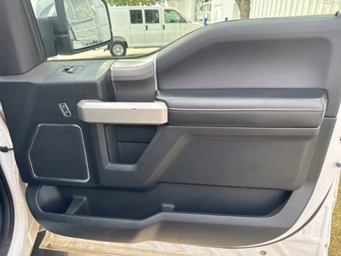 Used 2015 Ford F150 Lariat image 16