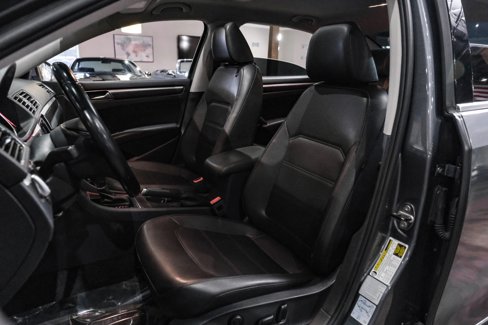 Used 2017 Volkswagen Passat 1.8T SE w/ SE Lighting Package image 4