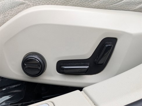 Certified 2023 Volvo V60 B5 Cross Country Plus image 22