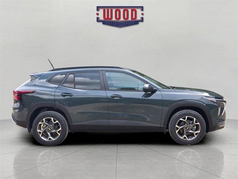 New 2025 Chevrolet Trax LT w/ Driver Confidence Package image 2
