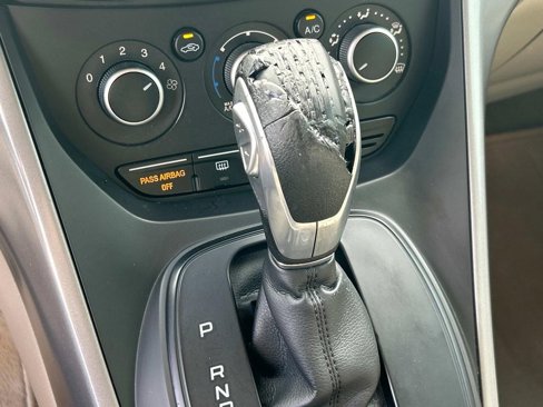 Used 2015 Ford Escape SE image 25