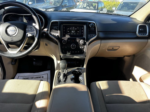 Used 2017 Jeep Grand Cherokee Laredo w/ Quick Order Package 2BE image 27