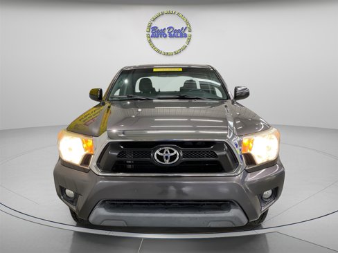 Used 2014 Toyota Tacoma 4x4 Access Cab V6 image 2