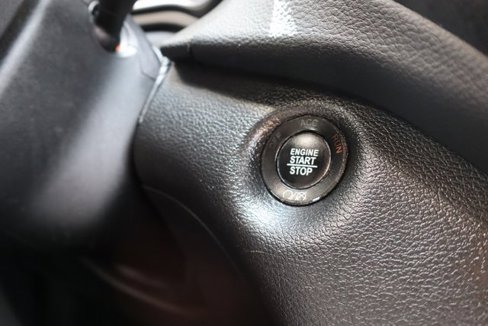 Used 2020 Jeep Cherokee Trailhawk w/ Cold Weather Group image 19