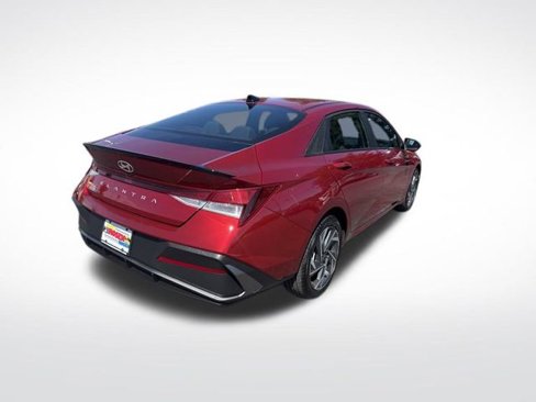 Certified 2025 Hyundai Elantra Sport image 5