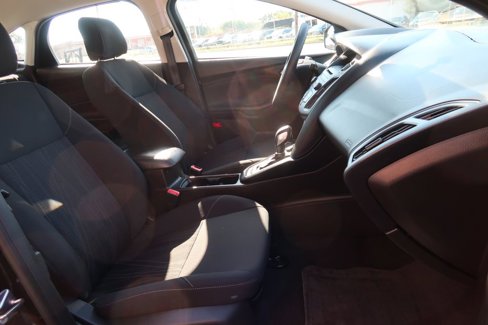 Used 2017 Ford Focus SE image 9