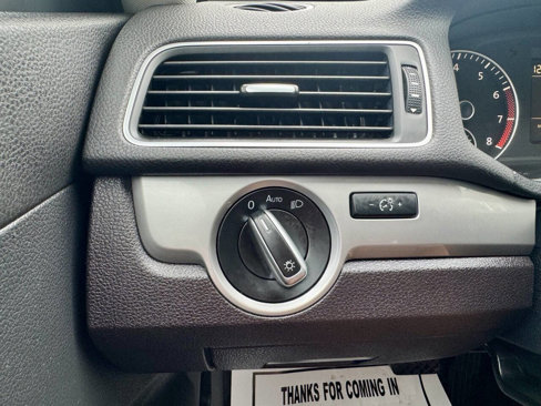 Used 2012 Volkswagen Passat 2.5 S image 24