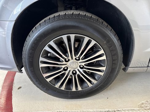 Used 2014 Chrysler Town & Country S image 13