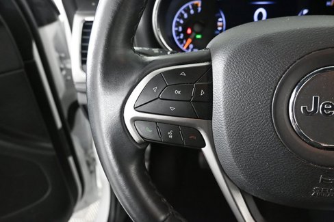 Used 2019 Jeep Grand Cherokee Laredo w/ Laredo X Package image 11