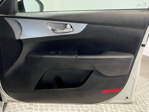 Used 2022 Kia Forte LXS w/ LXS Technology Package image 32