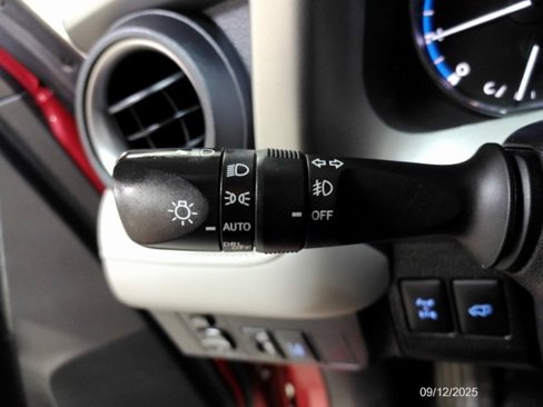 Used 2016 Toyota RAV4 Limited image 39
