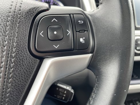 Used 2016 Toyota Highlander XLE image 12