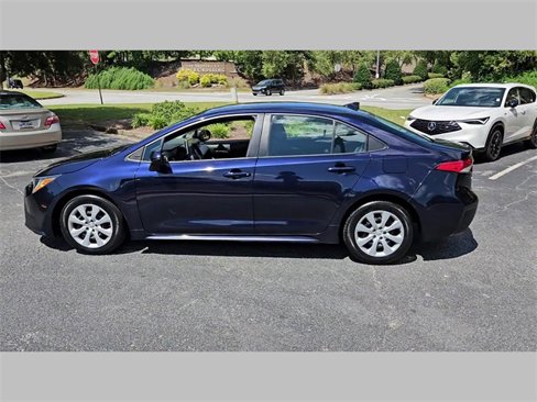Used 2021 Toyota Corolla LE image 39