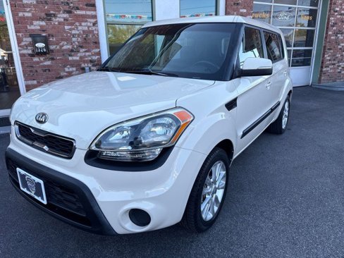 Used 2013 Kia Soul + image 1