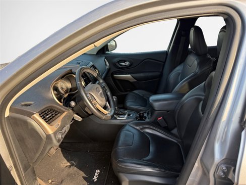 Used 2018 Jeep Cherokee Limited image 11
