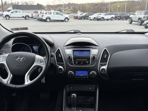 Used 2012 Hyundai Tucson Limited image 10