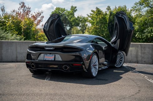 Used 2022 McLaren GT image 10