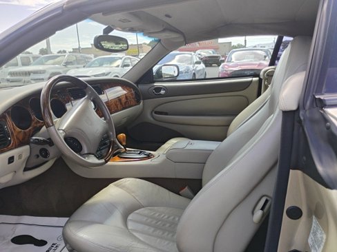 Used 1999 Jaguar XK8 Convertible image 9
