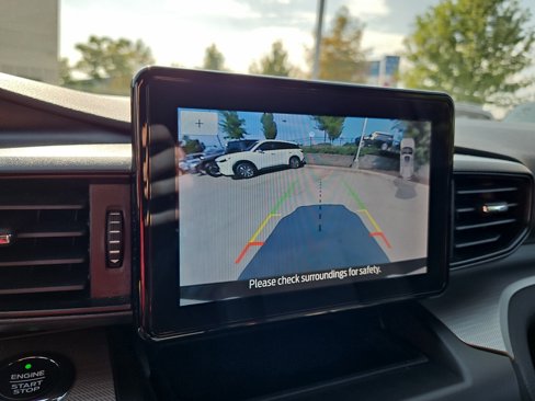 Used 2020 Ford Explorer XLT image 24