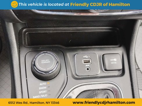 Used 2022 Jeep Cherokee Limited w/ Mopar Interior Package image 16