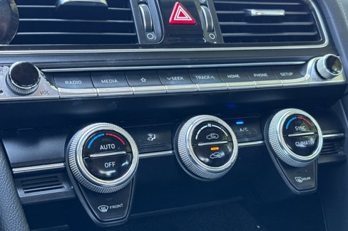 Used 2019 Genesis G70 2.0T Advanced image 22