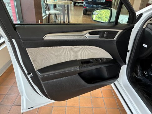 Used 2018 Ford Fusion S image 9