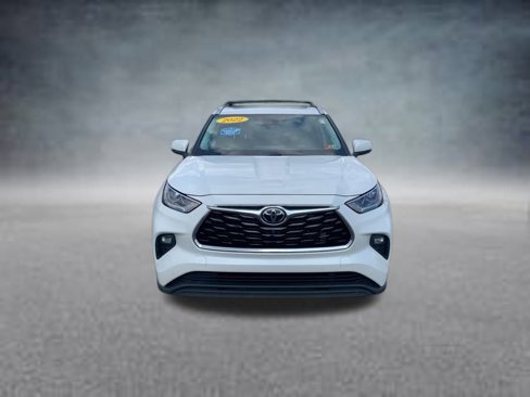 Used 2022 Toyota Highlander Limited image 8