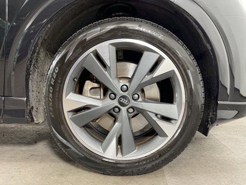 Used 2022 Audi Q4 e-tron Prestige image 9