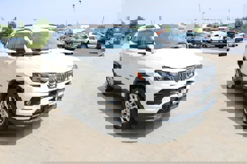 Used 2022 Jeep Compass Latitude image 5